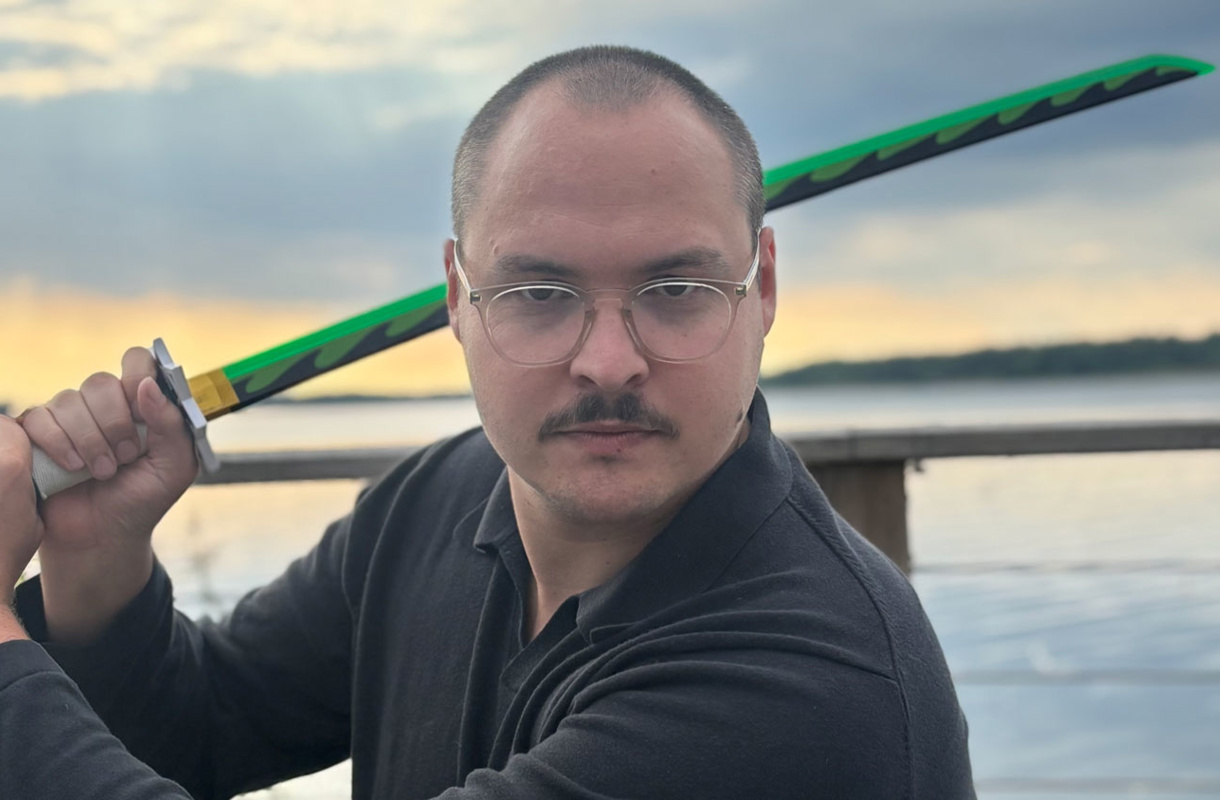 Emil på Lexicon Interactive med samurajsvärd