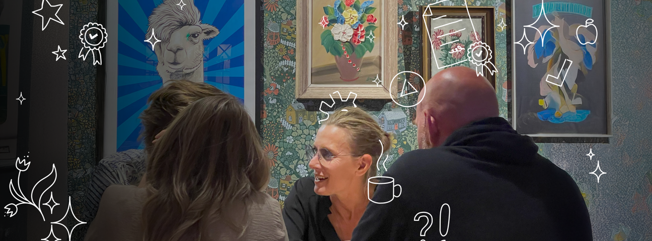 Camilla och kollegor på Lexicon Interactive i samtal framför tavlor